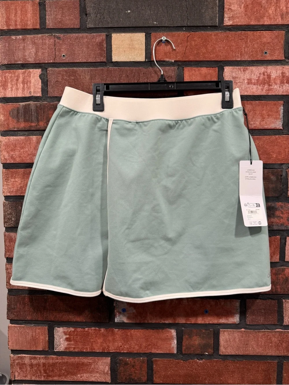 alo yoga Airbrush Streamlined Skirt